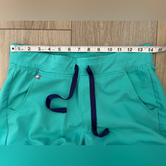 FIGS Zamora Jogger Scrub Pants EUC - Picture 5 of 10